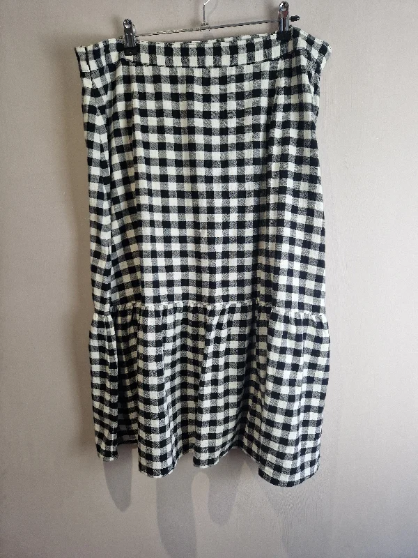 M&S gingham skirt - size 18 High-waisted unclassified skirts